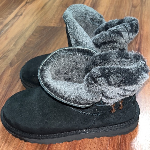 Worned Uggs - Picture 3 of 13